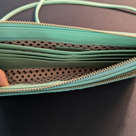 Urban Expressions Mint Crossbody Handbag - Picture 6 of 9